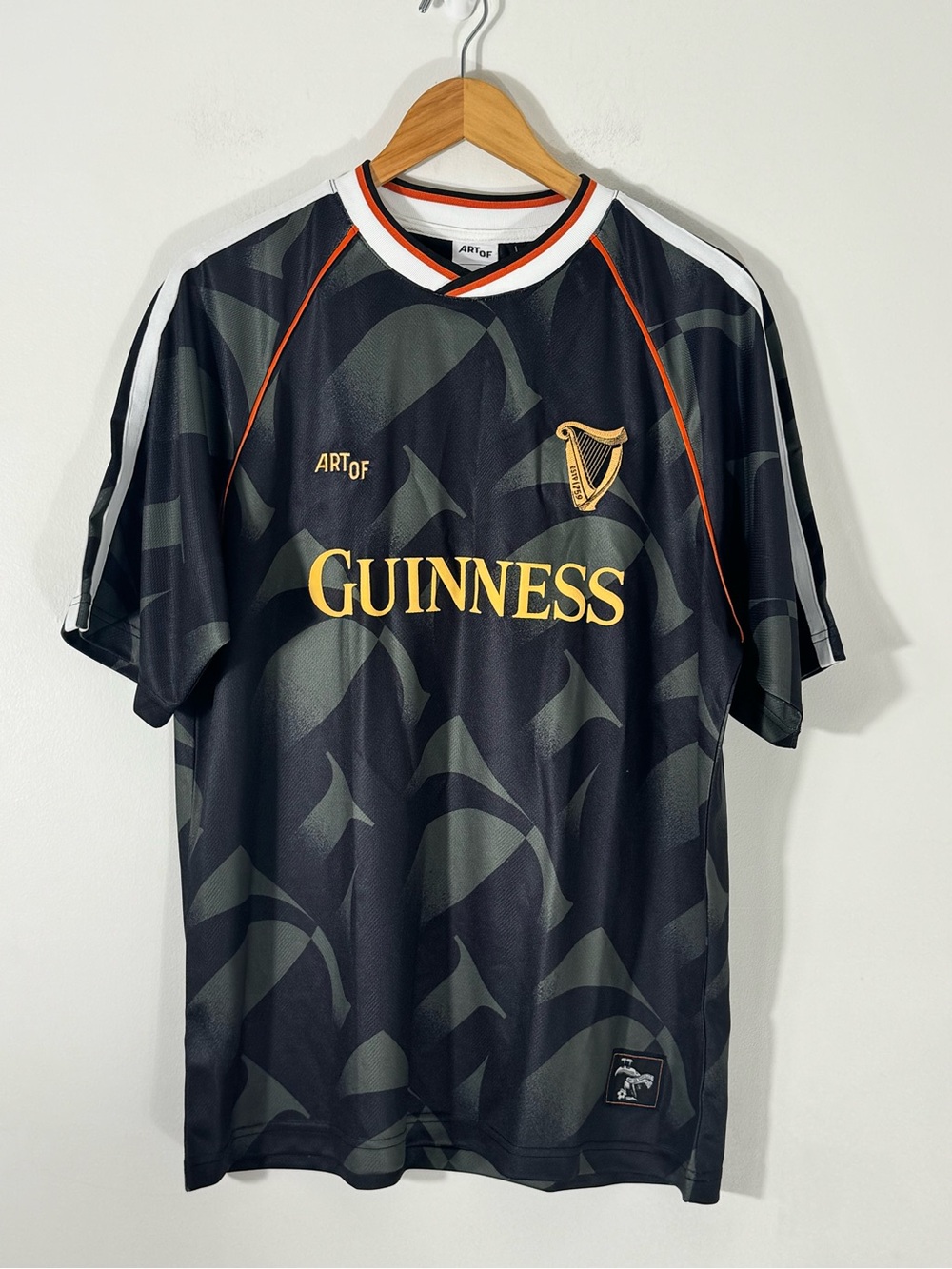 Art of Guinness Jersey Style Shirt in Green & Black Size L NWT